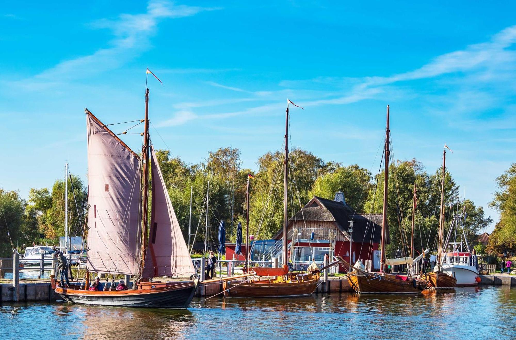 Waterkant In Der Seefahrtschule Wustrow  Esterno foto